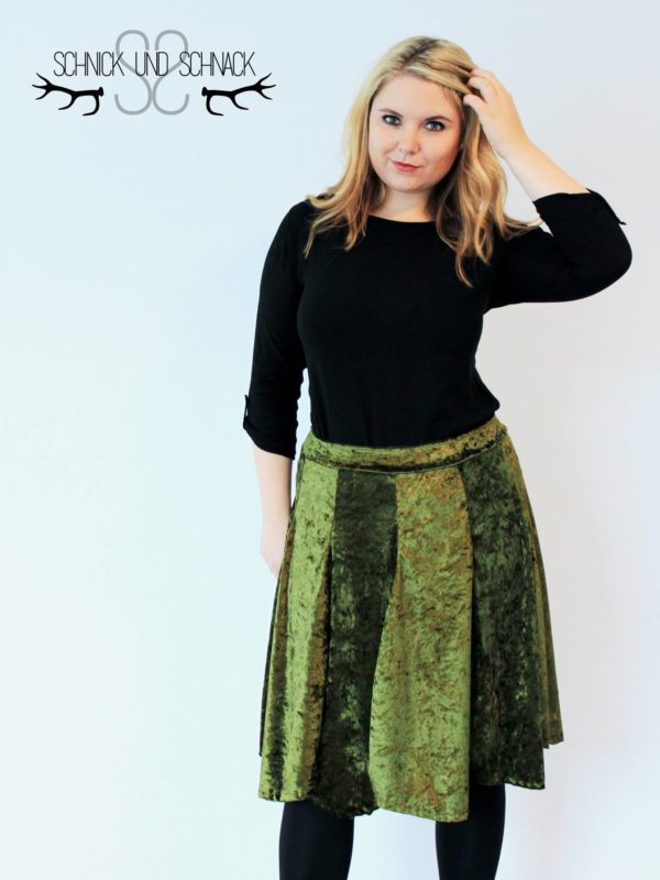 Mit der Anleitung "Rock Lola" kannst du einen schwingenden Midirock nähen. Drei Längen, elastische und nicht dehnbare Stoffe, Größe 32-46.