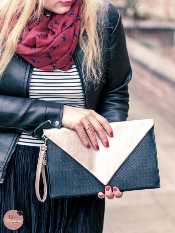 Envelope Clutch & Purse Oribel