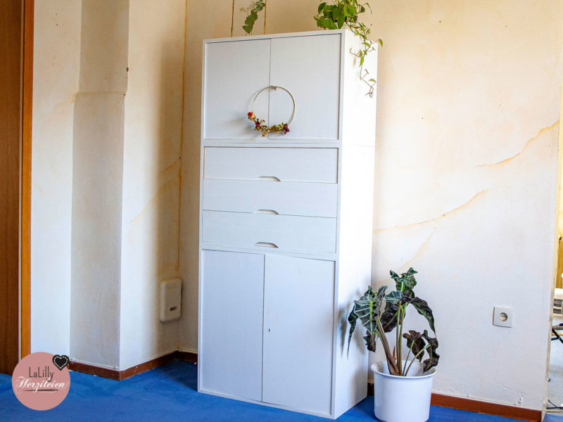 Anzeige: alten Schrank aufarbeiten mit Remmers[eco]-Farben