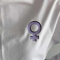 Plottermotiv "Venussymbol" aus dem Plotterdatei-Set Retro Frauenpower auf einem T-Shirt