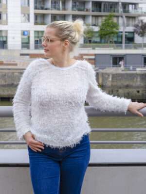 Shirt mit Rückenausschnitt nähen: Frau Nikki in drei Stoffvarianten